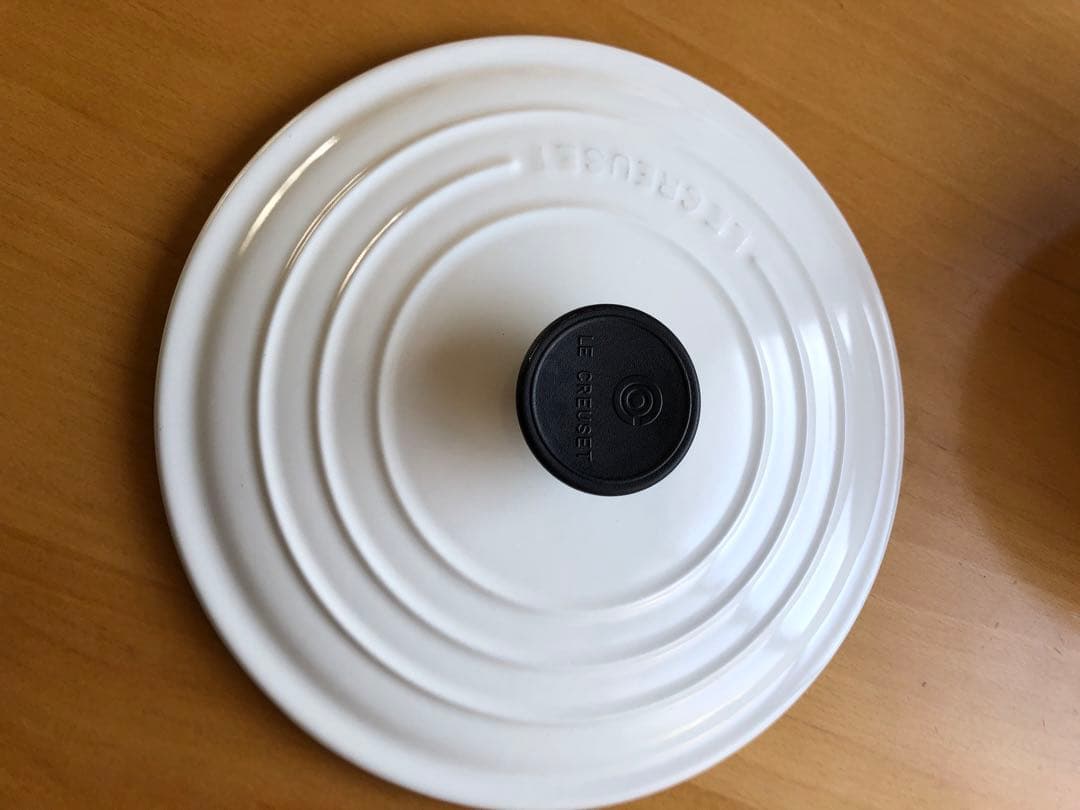 AK　ルクルーゼココットLe Creuset ホーロー鍋ホワイト24cm