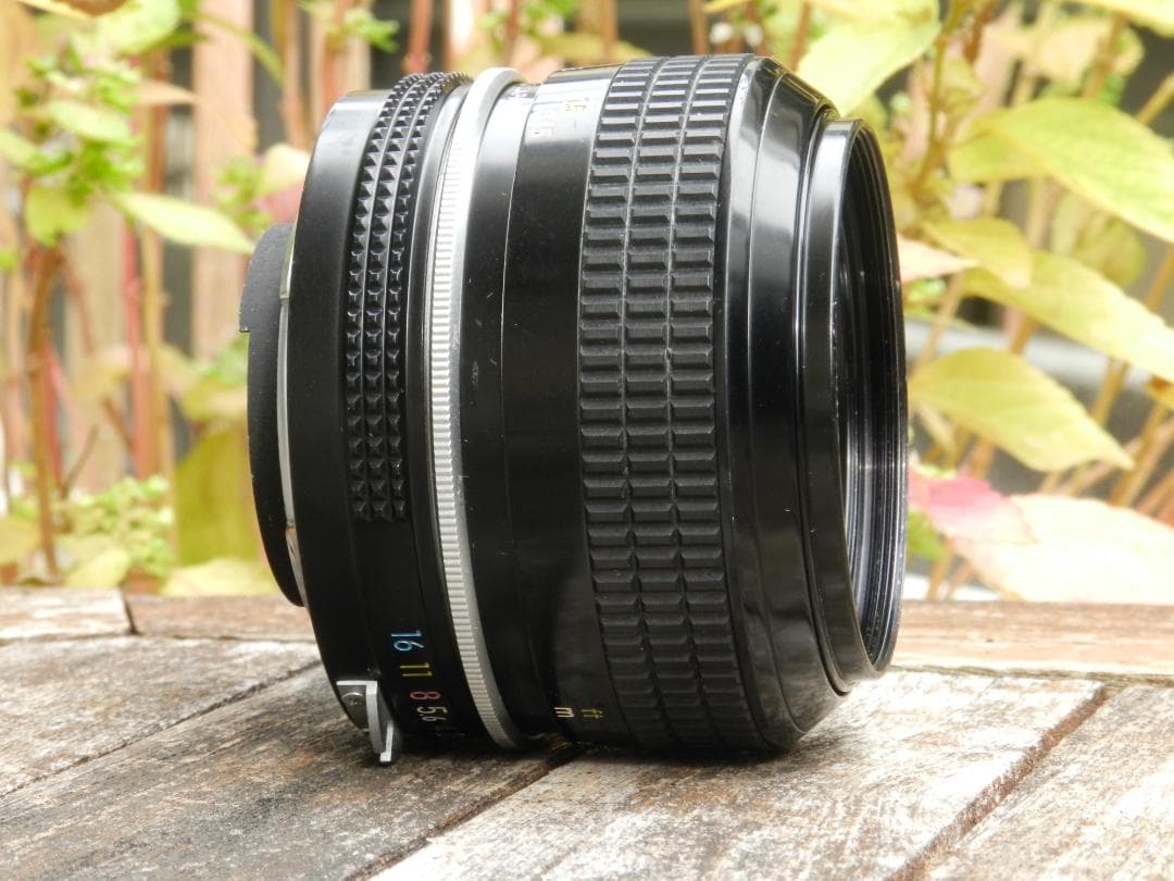 年末特価　極美品　Nikon Nikkor 50mm f/1.4 レンズ　ニコン