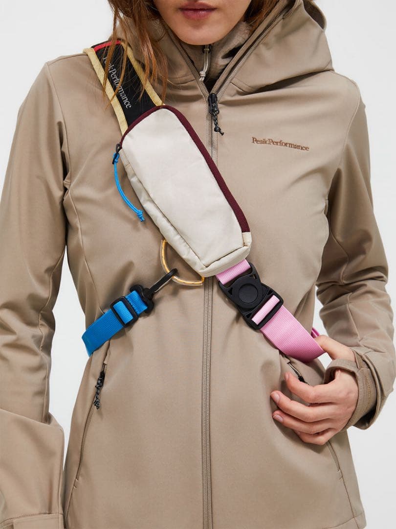 ピークパフォーマンス　アウトドアスリングバッグ4.5L