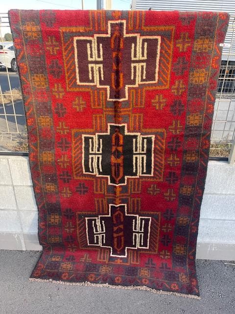 ペルシャのバルーチ ヴィンテージ古いエジプト デザイン ラグ 196x113cm