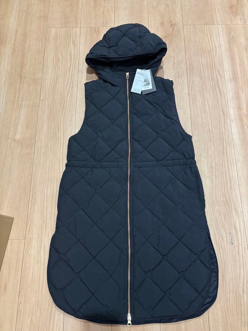 【TAION×UNFILO 】フード付きジレ　ブラック　　　Sサイズ