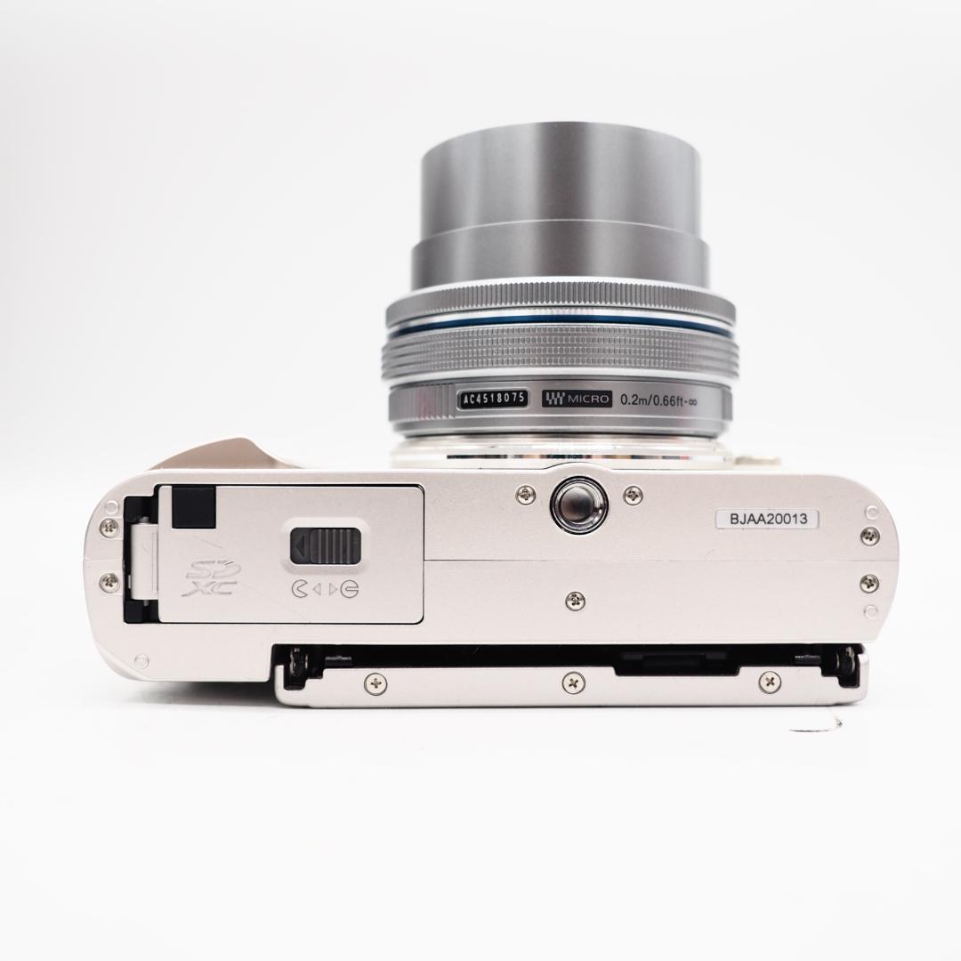 OLYMPUS PEN E-PL10 ミラーレス一眼 ホワイト ダブルレンズ