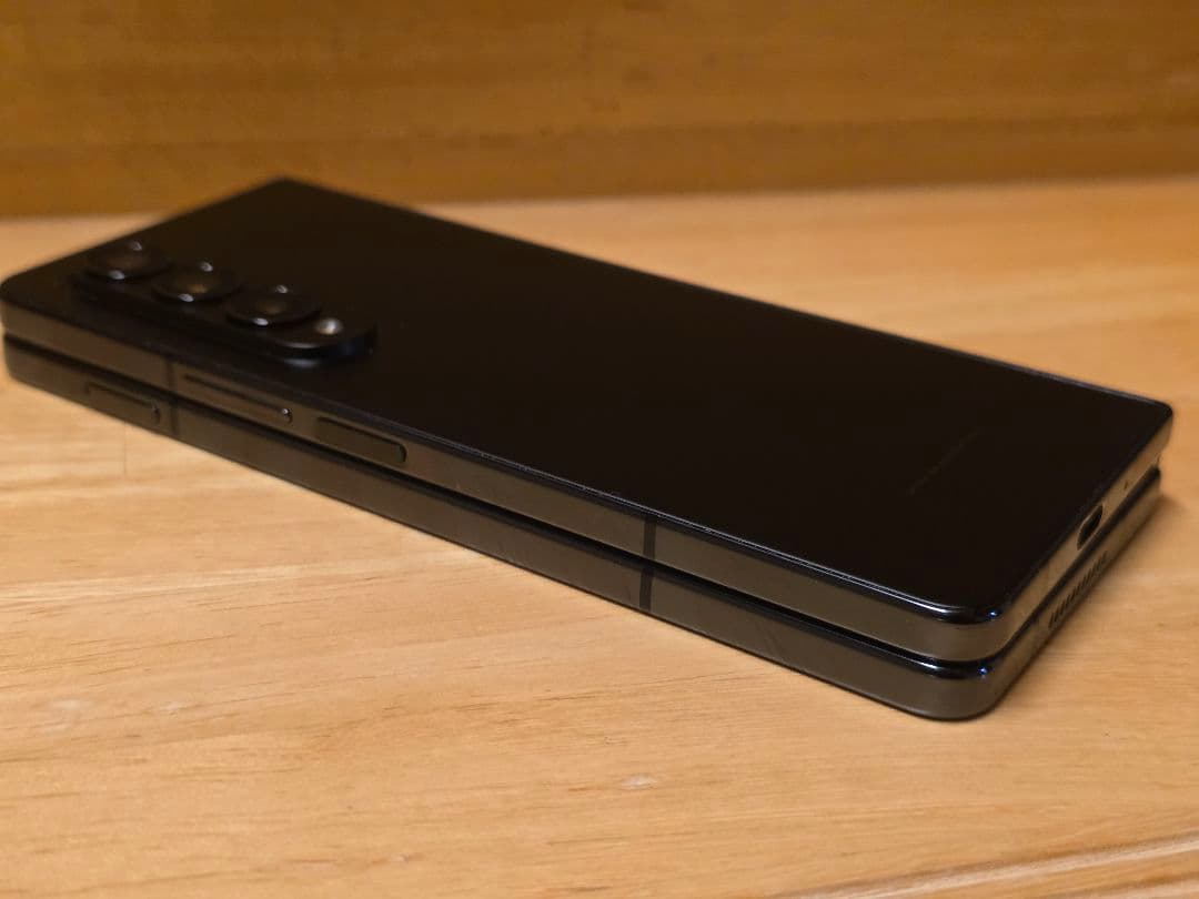 Galaxy Z Fold 4 256GB＋Sペン　おまけケース2種＋マグネット