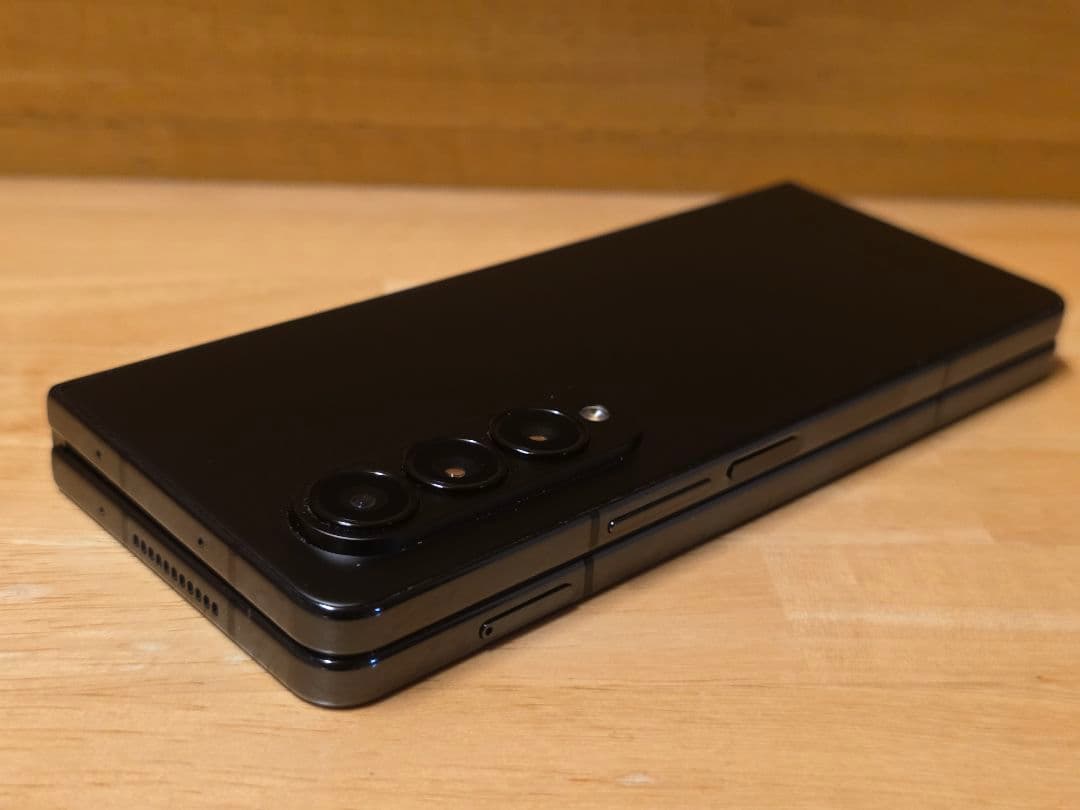 Galaxy Z Fold 4 256GB＋Sペン　おまけケース2種＋マグネット