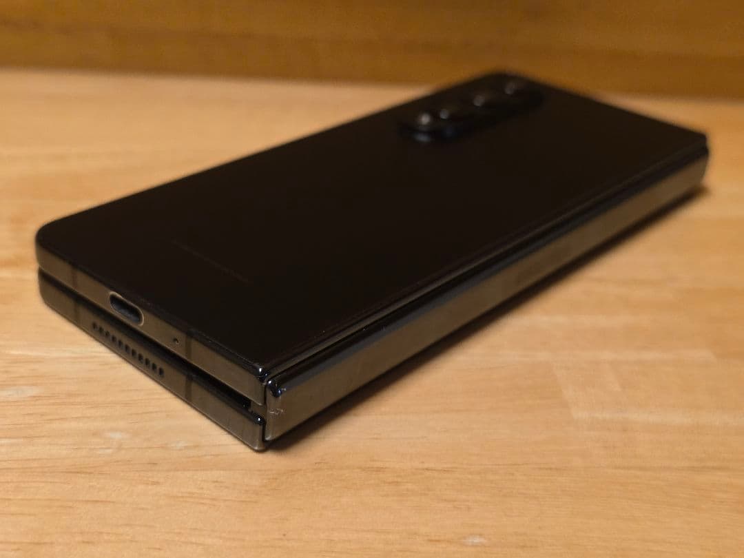 Galaxy Z Fold 4 256GB＋Sペン　おまけケース2種＋マグネット