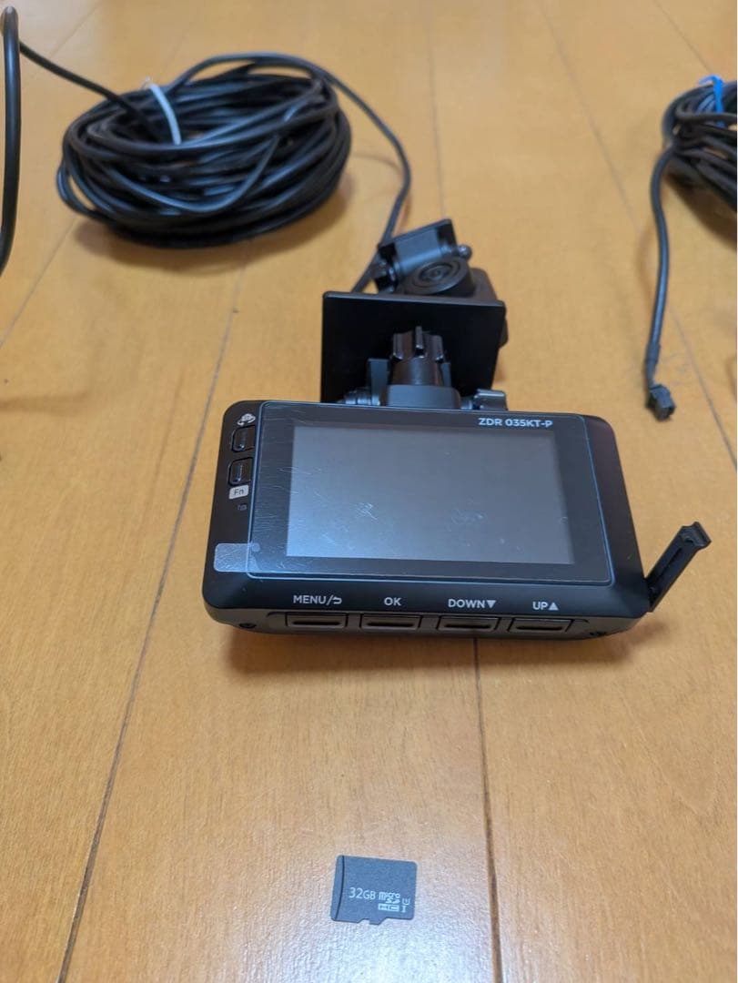 ドライブレコーダー前方後方録画型 COMTEC 型式:ZDR035KT-P