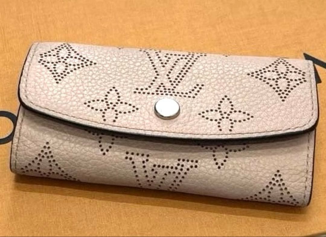 【美品】ルイヴィトン マヒナ キーケース ミュルティクレ　マグノリア