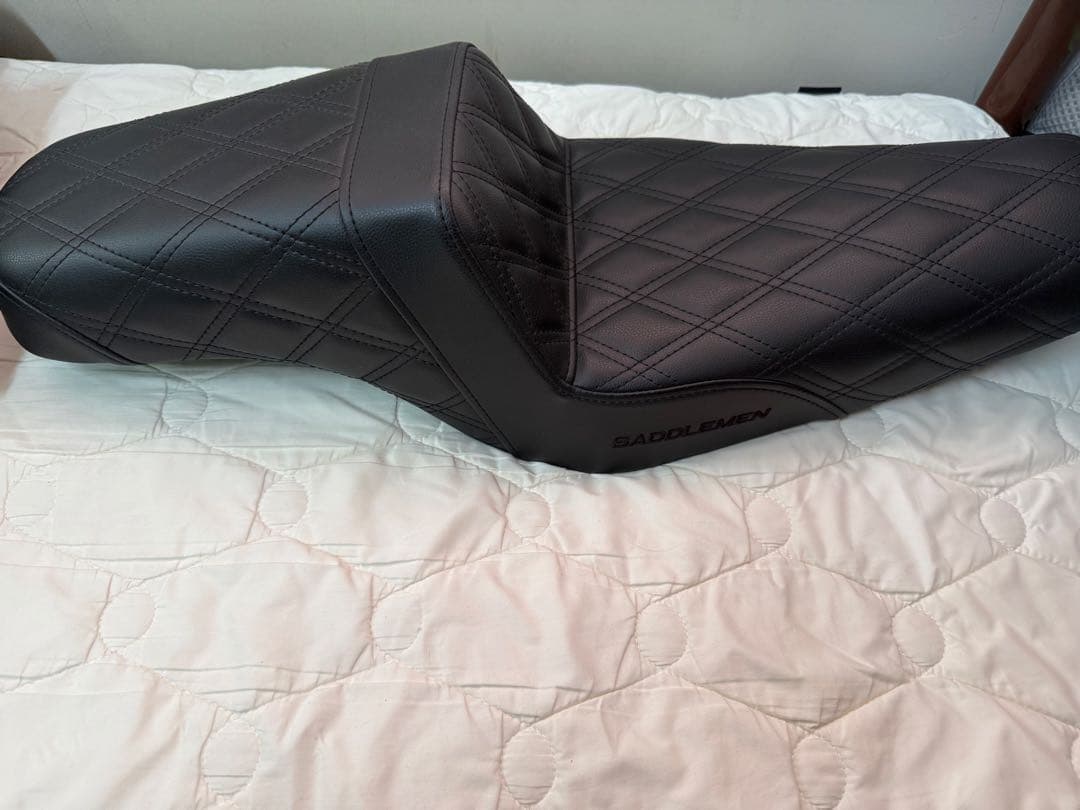 【美品】Saddlemen(サドルマン) バイク用シート　ハーレースポーツスター