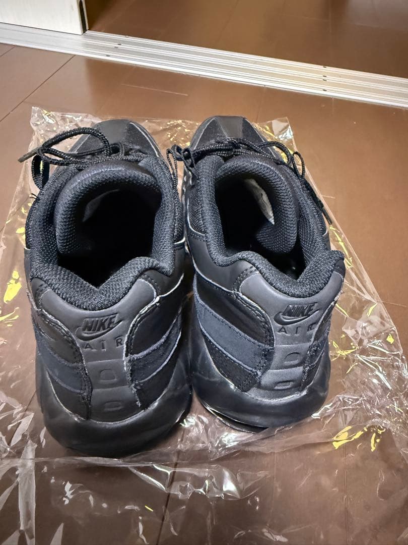 NIKE エアマックス95 トリプルブラック