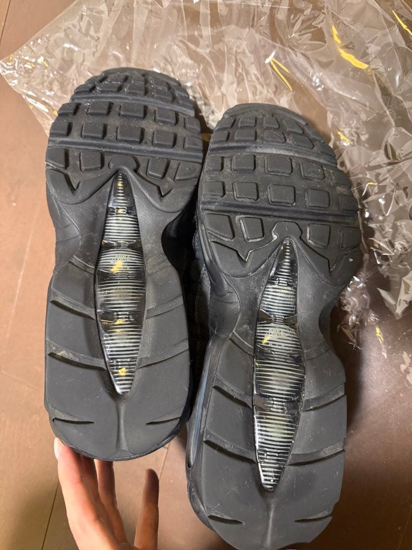 NIKE エアマックス95 トリプルブラック