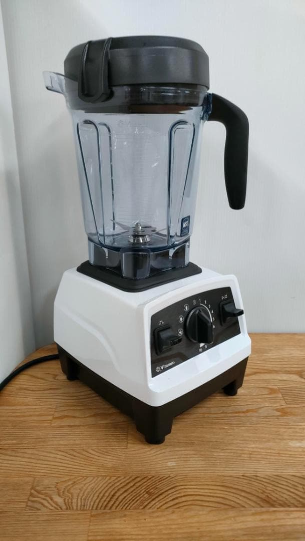 【目立った傷や汚れなし】バイタミックスE520　ホワイト　1623