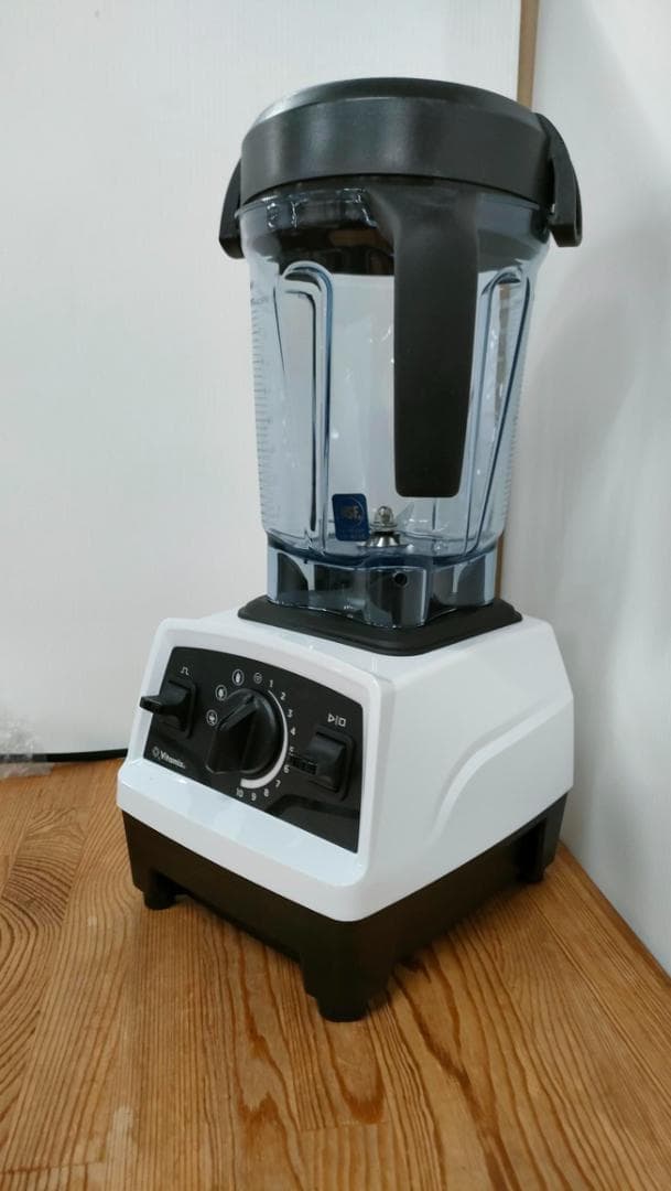 【目立った傷や汚れなし】バイタミックスE520　ホワイト　1623