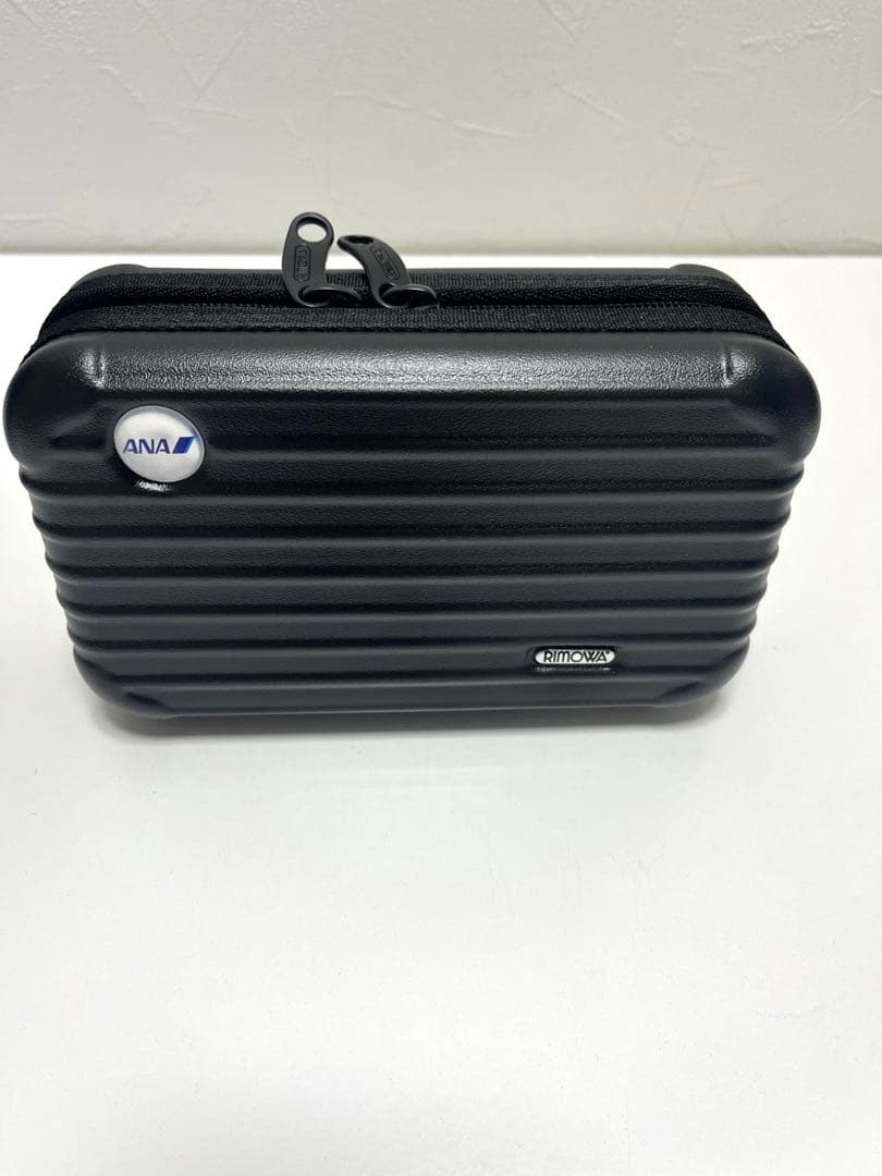 希少ANA 国際線ファースト リモワRIMOWA アメニティポーチ 艶消ブラック