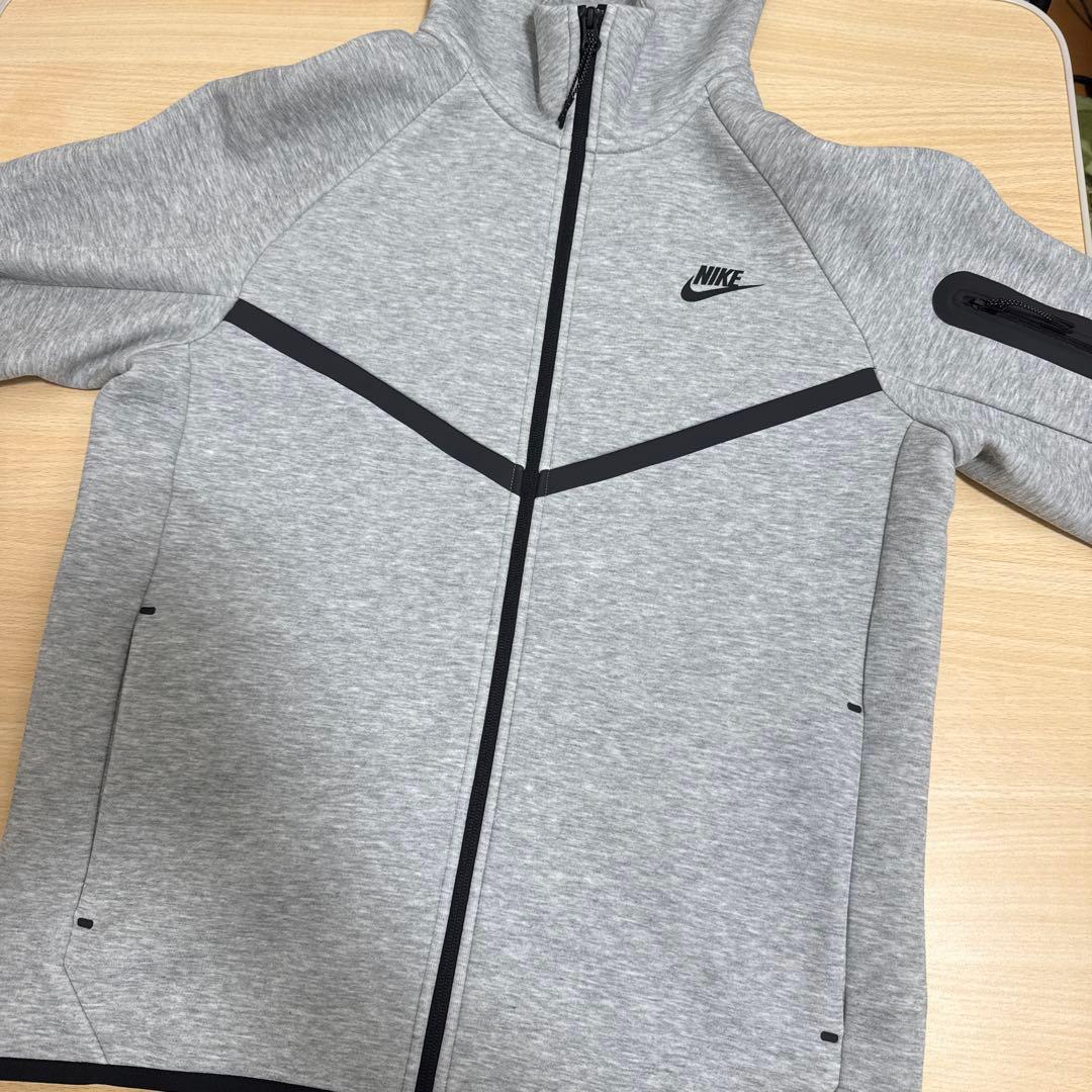 NIKE テックフリース　パーカー