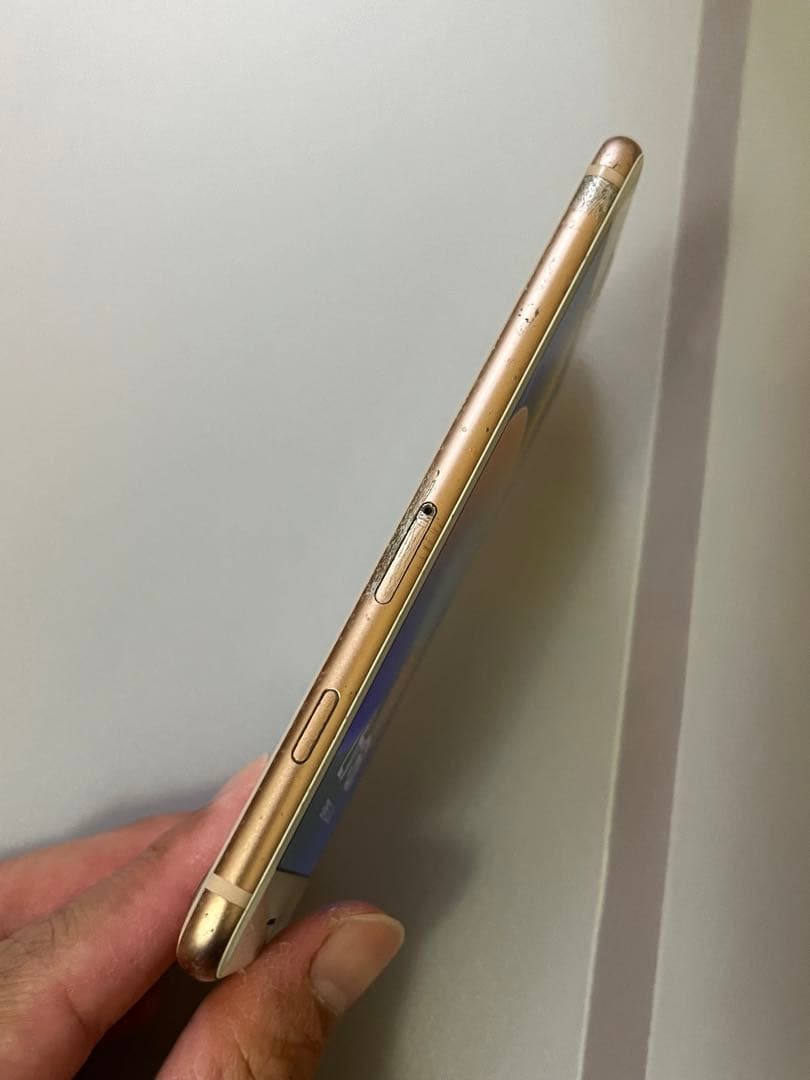 Apple iPhone 8 64GB ゴールド SIMロック解除済み