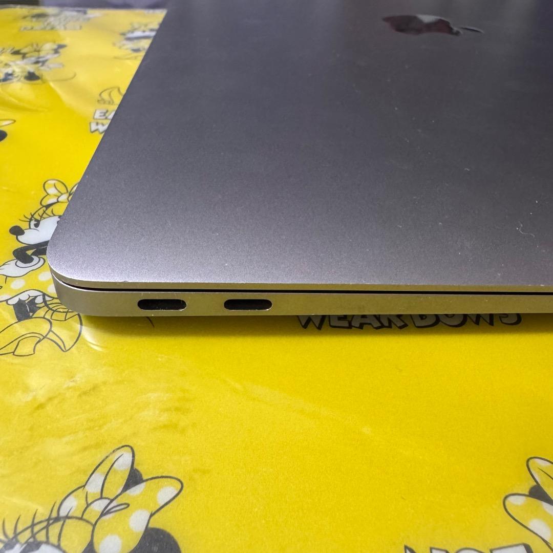 APPLE MacBook Air MRE82J/A シルバー 256GB