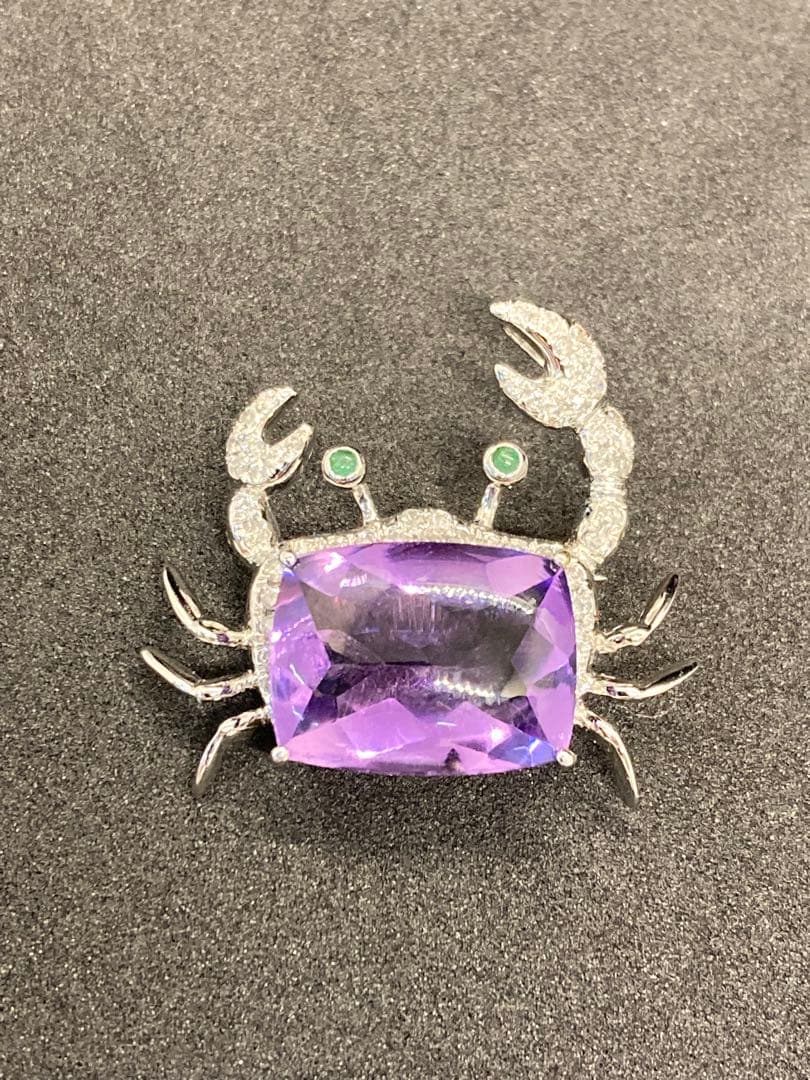 K18WG ダイヤ 蟹モチーフ ブローチ エメラルド アメジスト