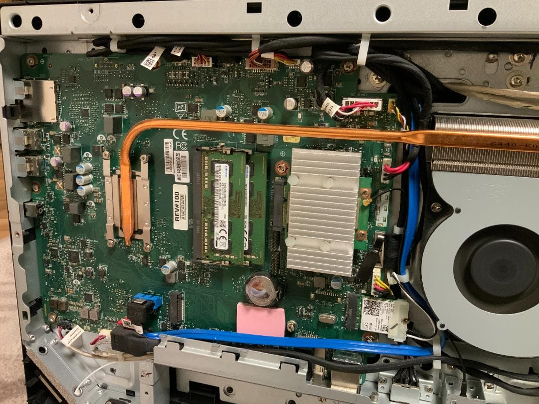 液晶不良ジャンクi7-10510U PC-HA970RAB/メモリ無/HDD無