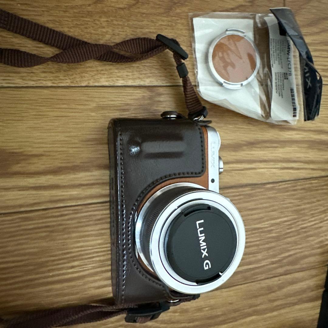 Panasonic LUMIX G ミラーレスカメラ ブラウン GF7W