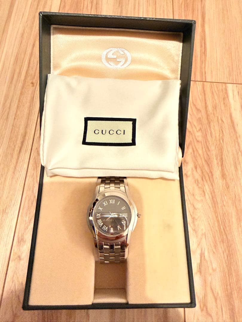 【GUCCI グッチ 腕時計】グレー文字盤 ローマ数字