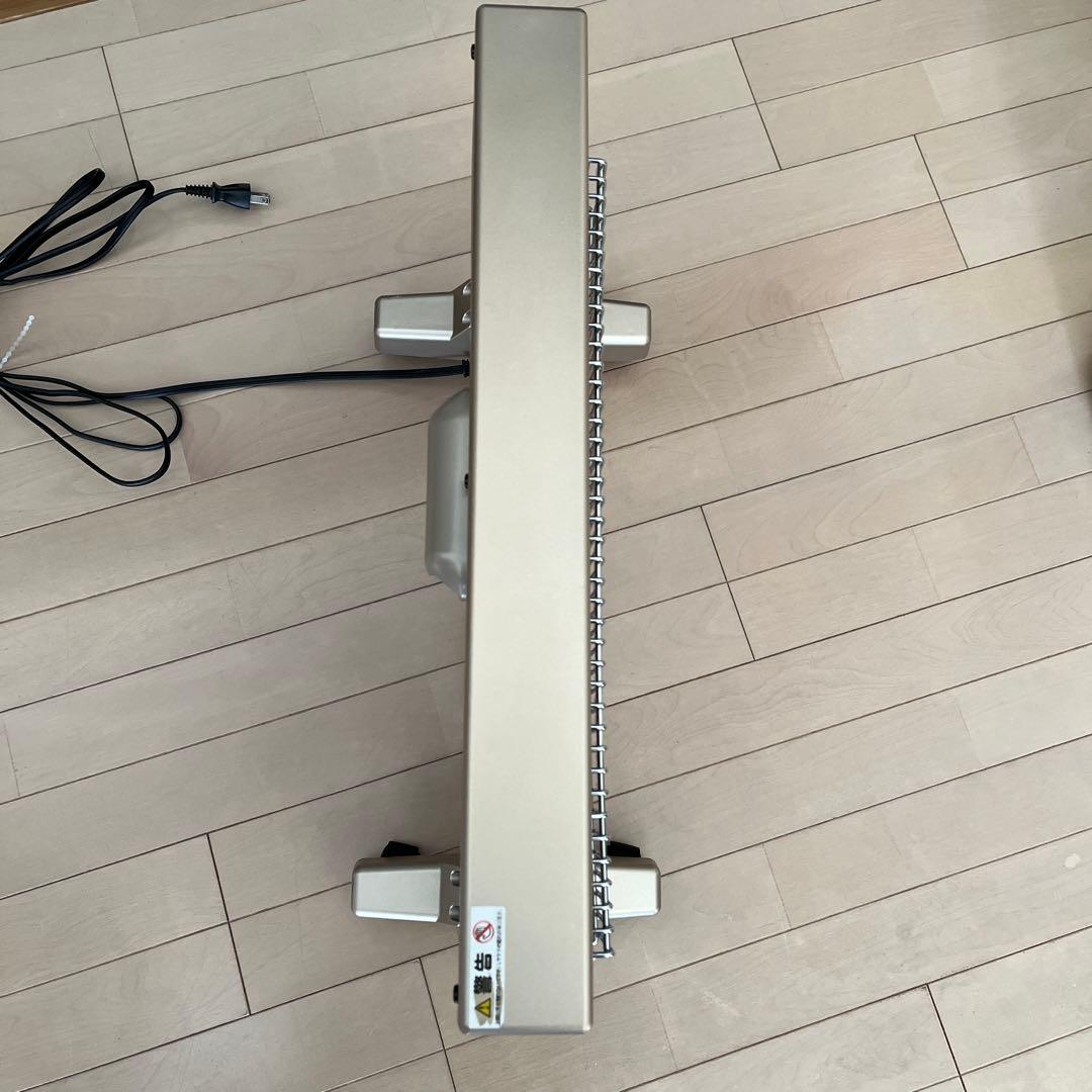 遠赤外線暖房機　サンルミエ　キュート　　E800LS 日本製