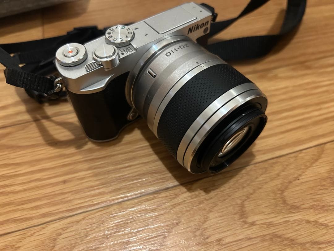 Nikon 1 J5 ミラーレスカメラ シルバー