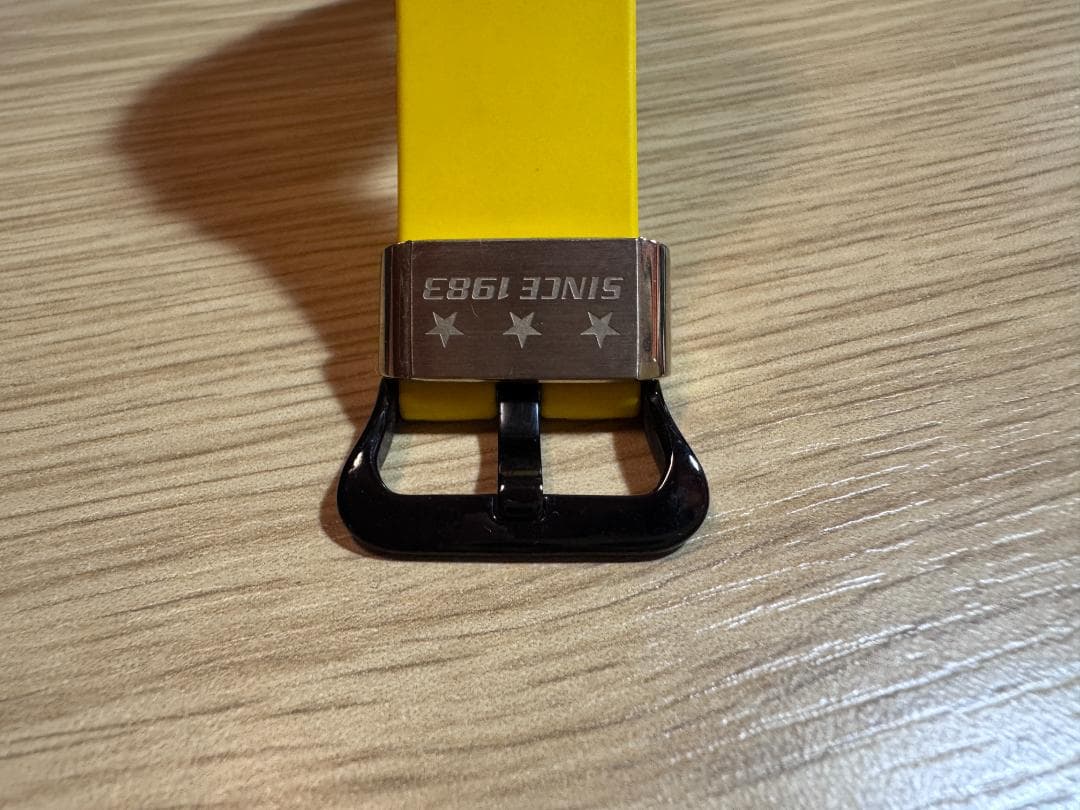 G-SHOCK 30周年記念モデル ライトニングイエロー