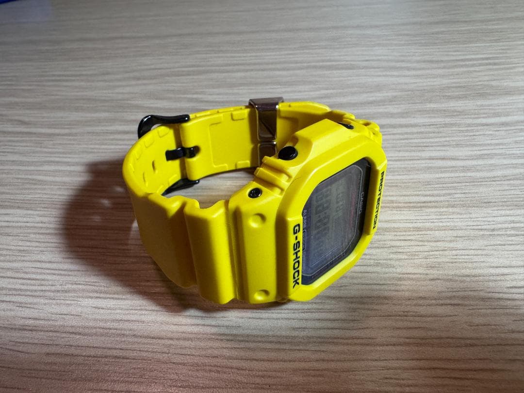 G-SHOCK 30周年記念モデル ライトニングイエロー