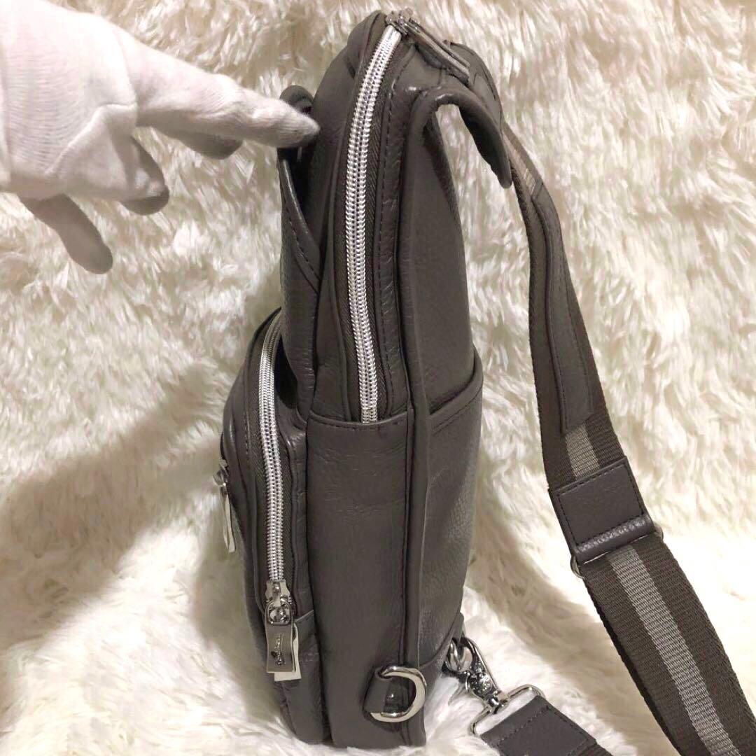 現行·未使用✨オロビアンコ　レザー ボディバッグ ムッカ メンズ