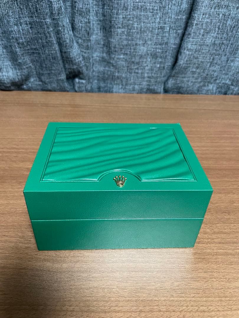 【極美品】ROLEX 箱　ギャランティカード等付属品有