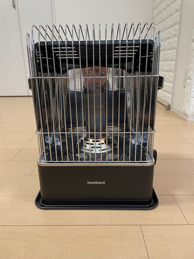 イワタニ　カセットガスストーブ　デカ暖CB-HPR-B