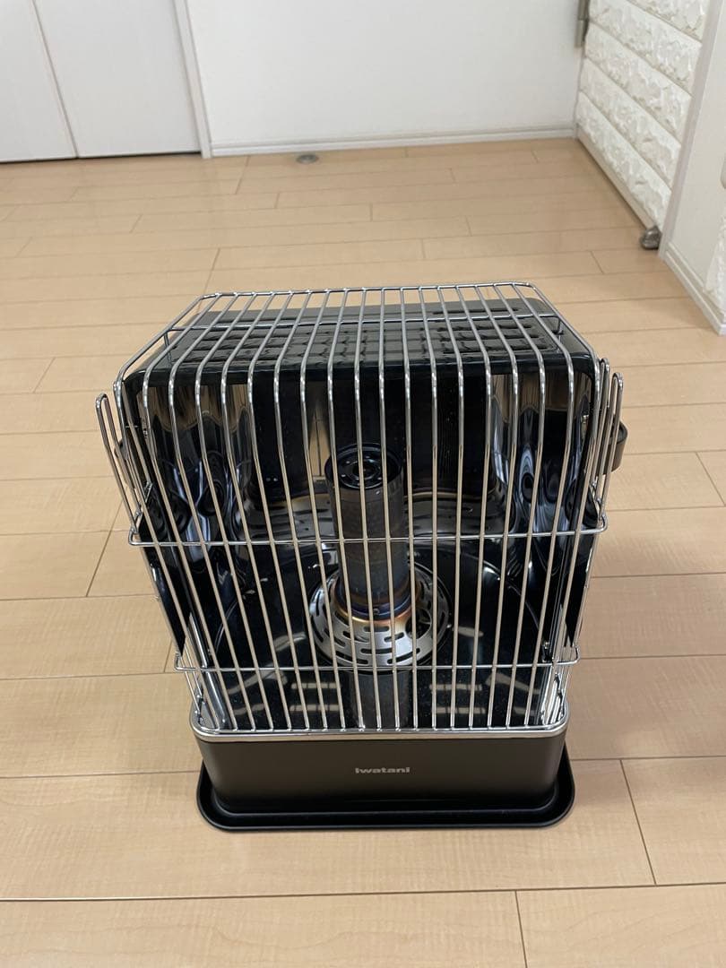 イワタニ　カセットガスストーブ　デカ暖CB-HPR-B