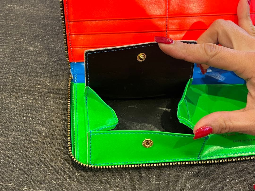 美品 COMME des GARCONS ネオン ブルー ジップ ウォレット