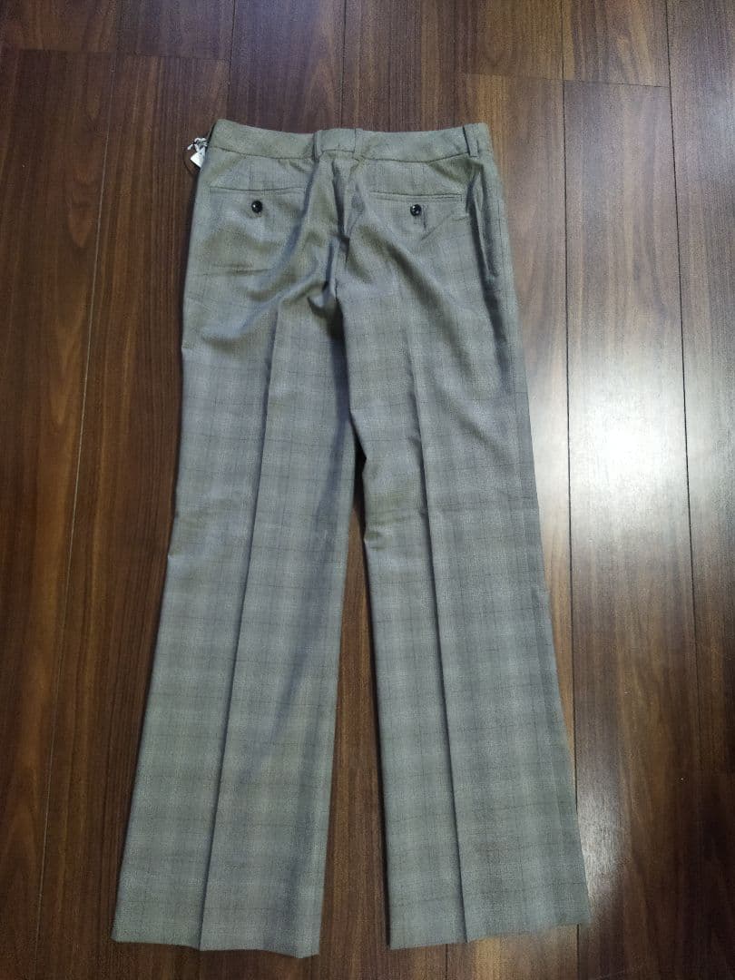 新品タグ付♪高級セットアップ 洋服の青山 グレー パンツスーツ 11号 9号