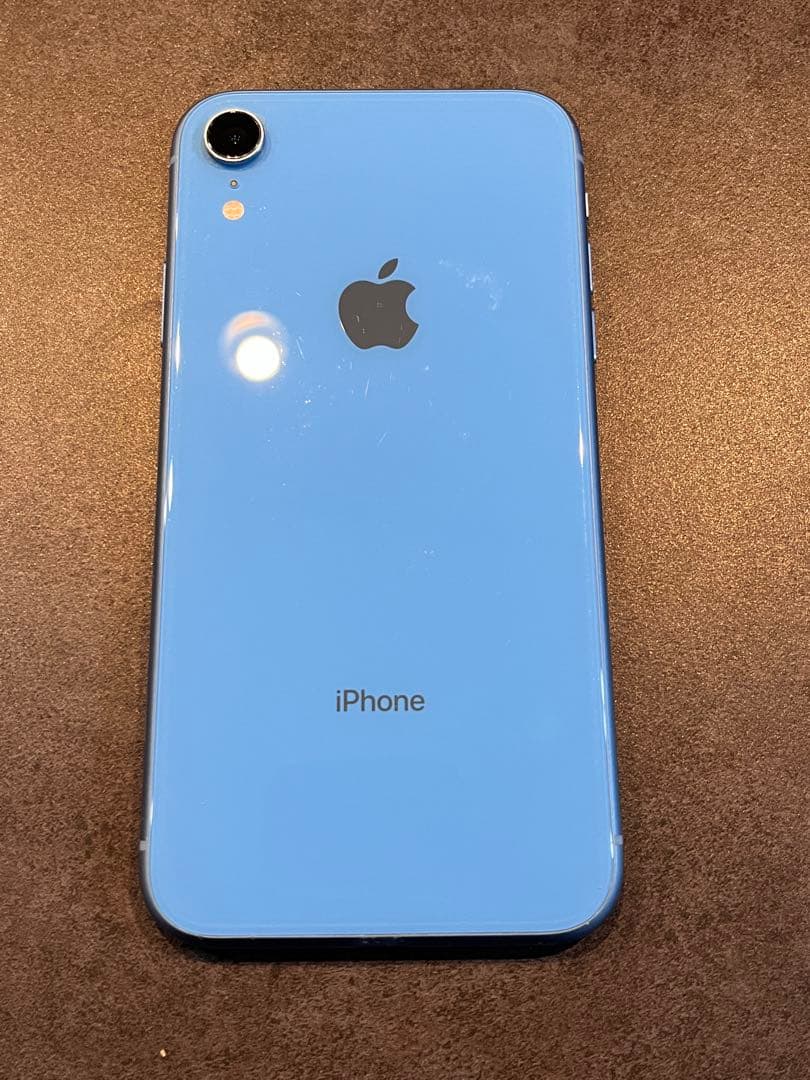 Apple iPhone XR 本体　画面割れあり