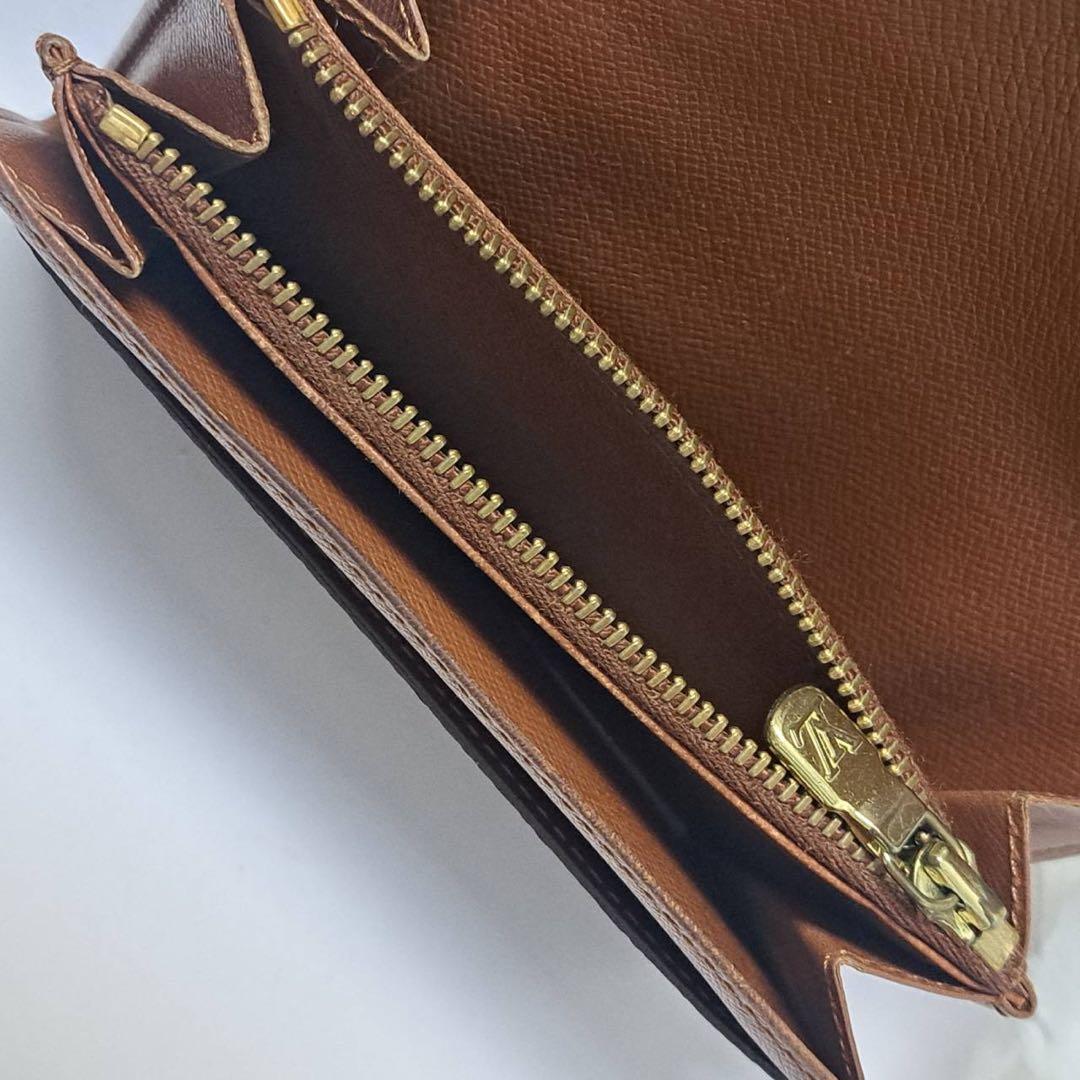 EK305 LOUIS VUITTON モノグラム　ポルトモネジップコンパクト