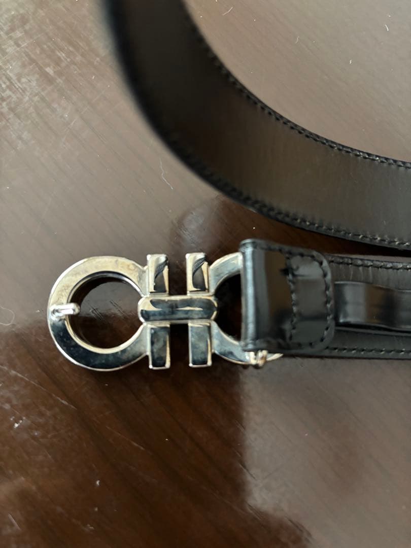 Salvatore Ferragamo 黒レザー ベルト S