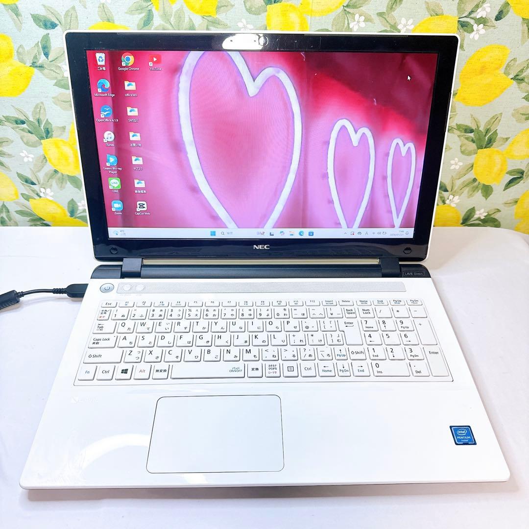 真っ白かわいい❤️女性に大人気❤️薄型初心者向けノートパソコン❤️Windows11❤️