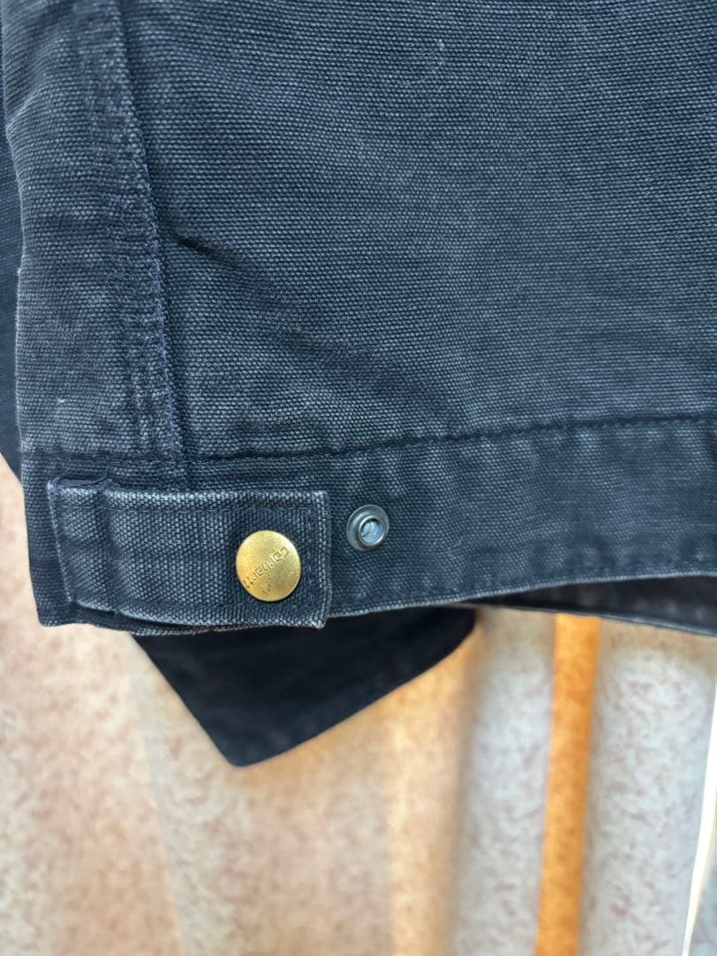 カーハート　デトロイトジャケット　ブラック