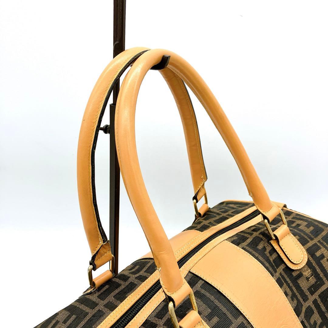 【FENDI】ハンドバッグ　ブラウン　ズッカ柄　キャンバス　ゴールド金具　ロゴ