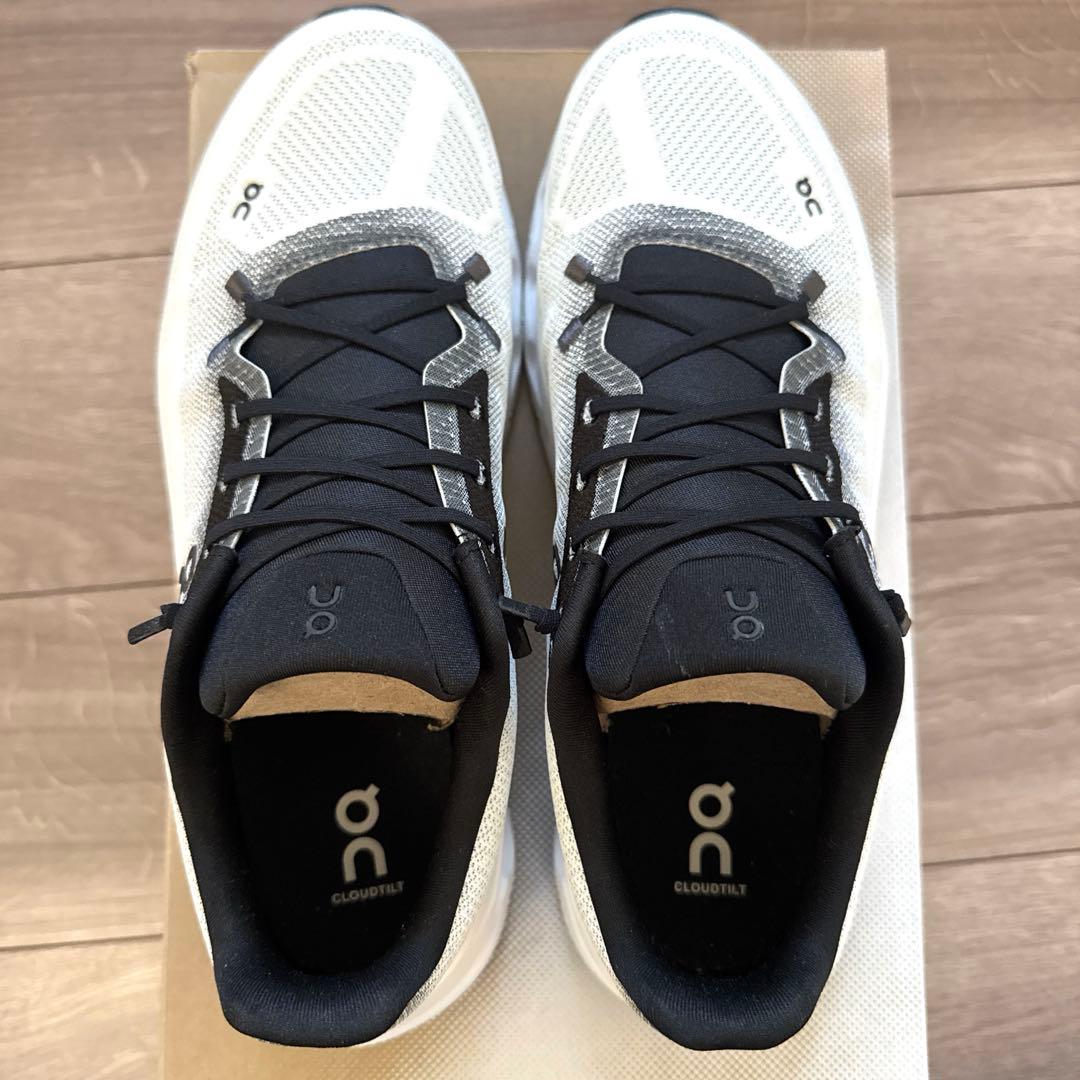 靴 On Cloudtilt BLACK/WHITE