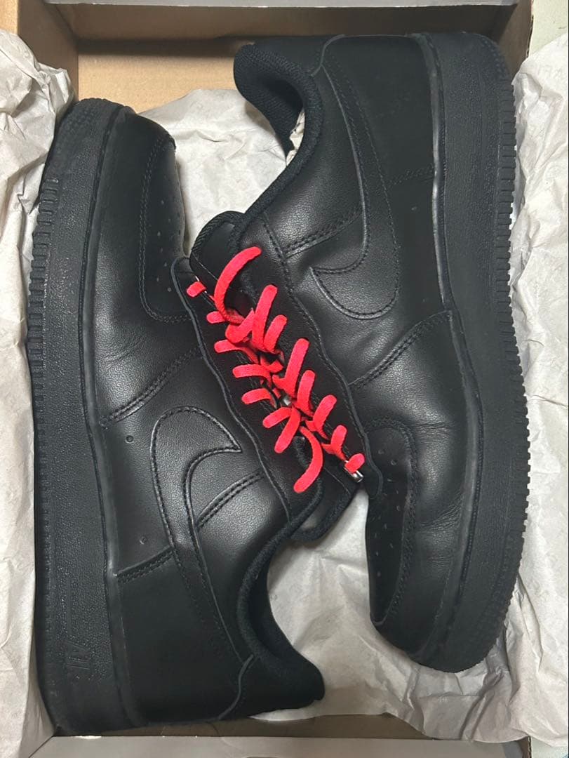 Nike Air Force 1 ブラック レッド靴紐