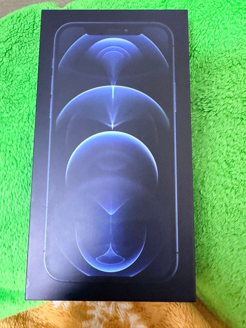 G*i様 Apple iPhone 12 Pro 本体 青色