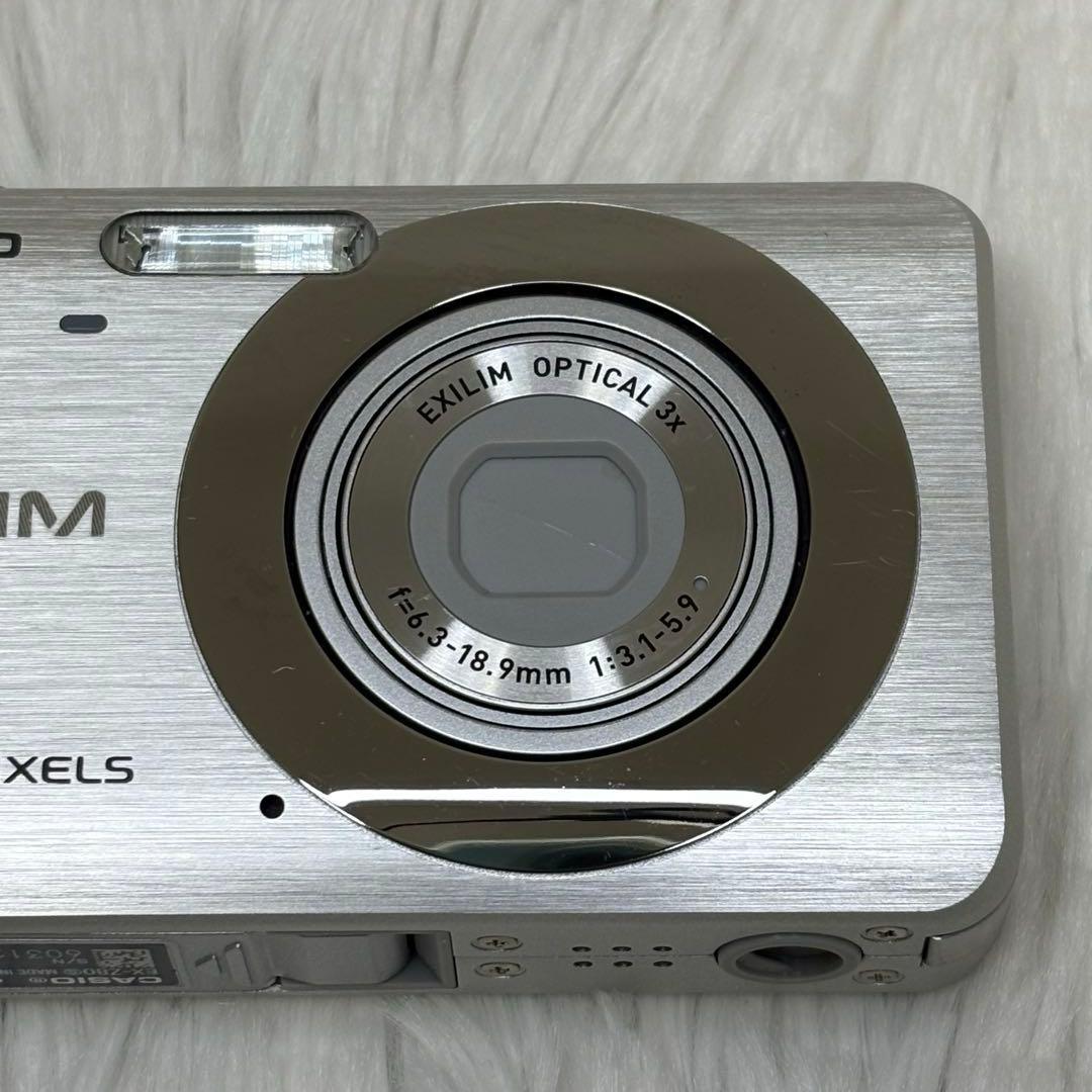 美品　CASIO エクシリム　EX-Z80 充電器 シルバー　コンデジ　動作品