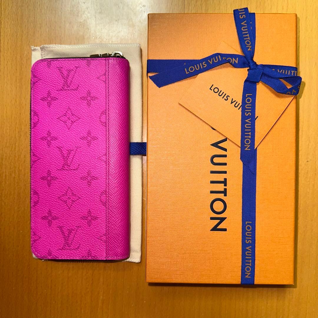 LOUIS VUITTON ジッピーウォレット ピンク色　ヴィトン