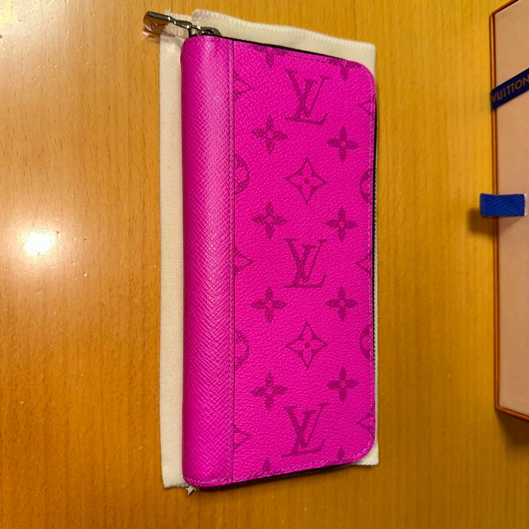 LOUIS VUITTON ジッピーウォレット ピンク色　ヴィトン