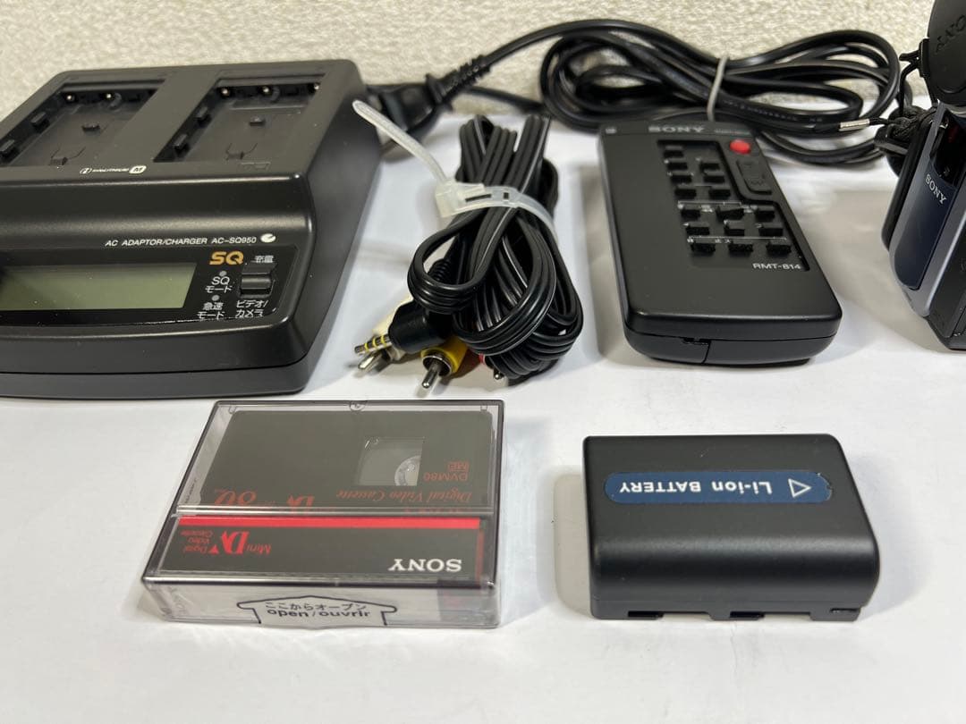 【美品】SONY ソニー ビデオカメラ DCR-PC9NTSC 未開封テープ付