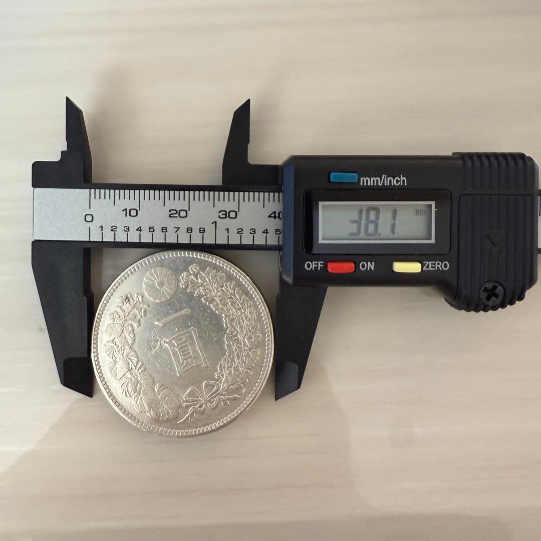 一圓　一円銀貨　明治37年　古銭