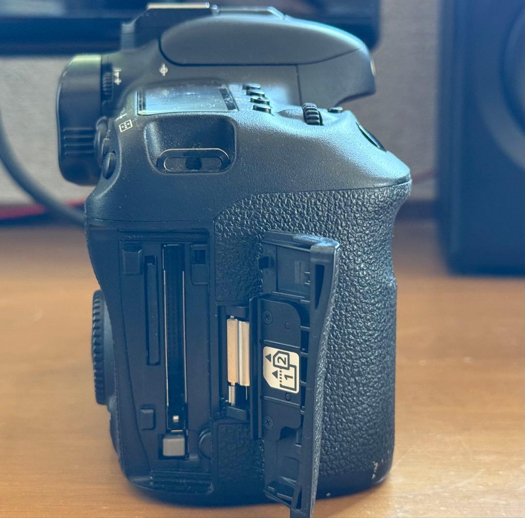 Canon EOS 7D Mark II 本体 + レンズ2本セット