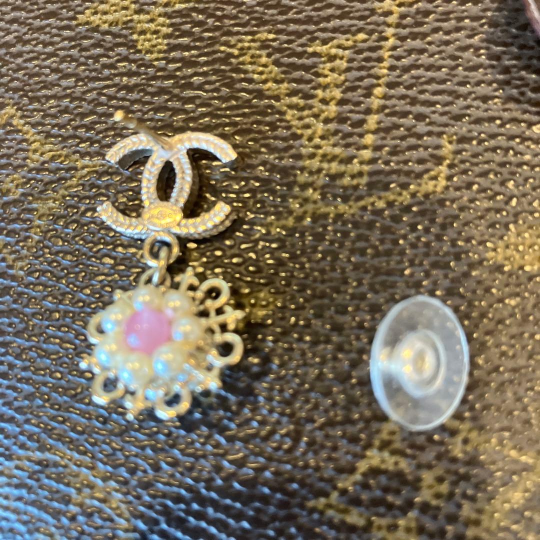 Chanel フラワーモチーフ ピアス(片耳)